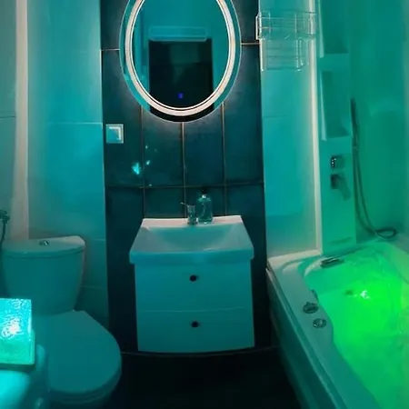 Junglespa Z Prywatnym Jacuzzi Centrum Samodzielne Zameldowanie I Bezplatny Parking